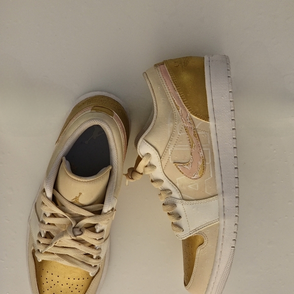 Gold Heel AJ1 SE - Picture 6 of 6